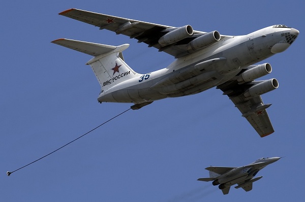 Avião tanque Ilyushin Il-78M da força aérea russa com abastecedor montado na parte traseira da fuselagem, 2010. 